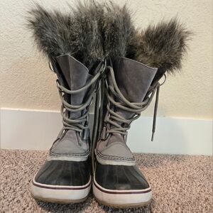 SOREL Women's Gray and Black Fur-Lined Boots